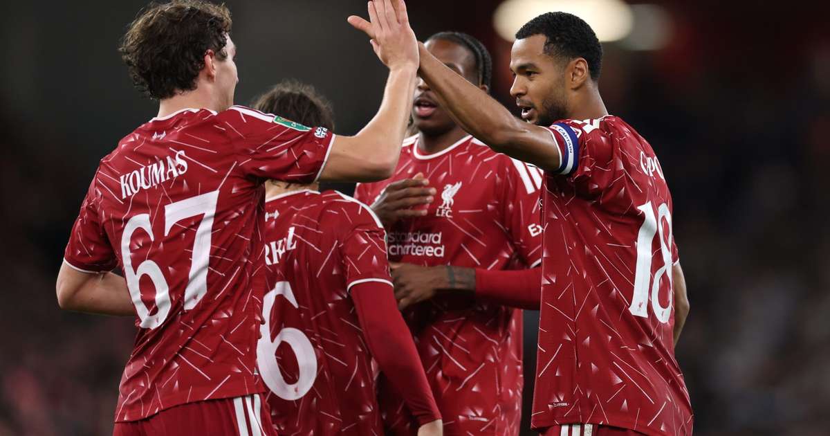 Liverpool vence Tottenham em duelo de Big-Six e avança na Copa da Liga