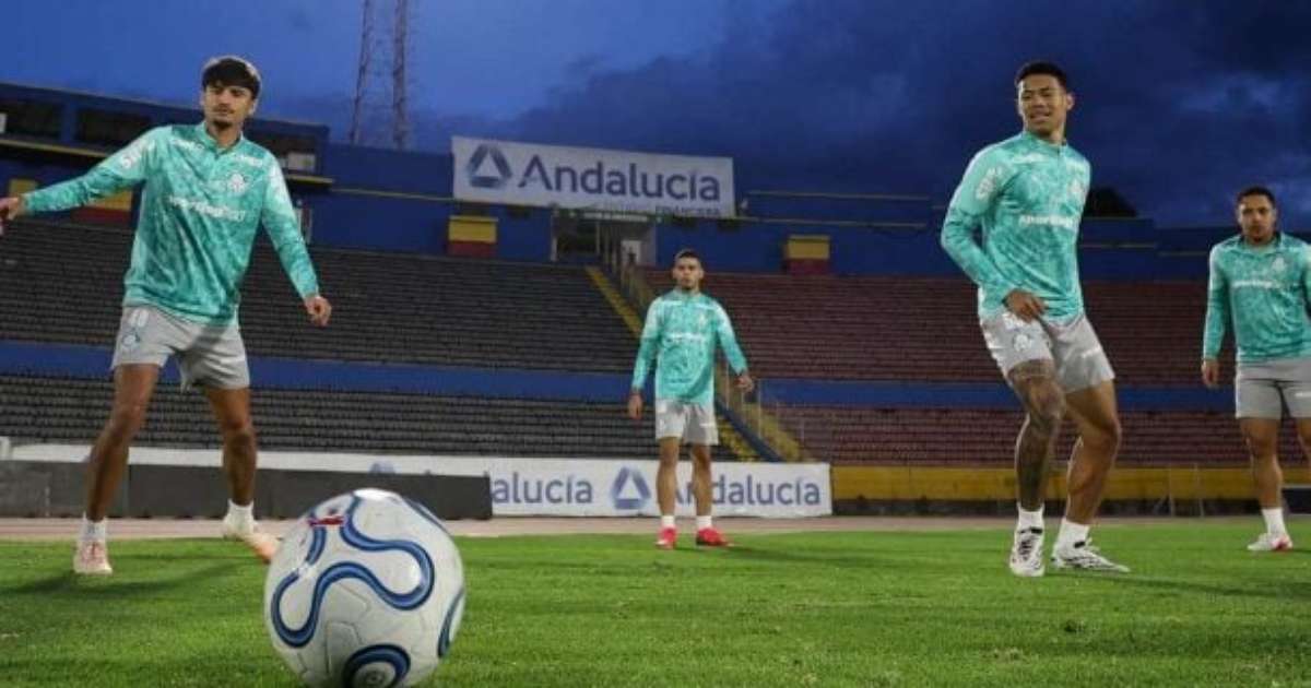 Palmeiras desembarca em Quito e faz atividade de ambientação