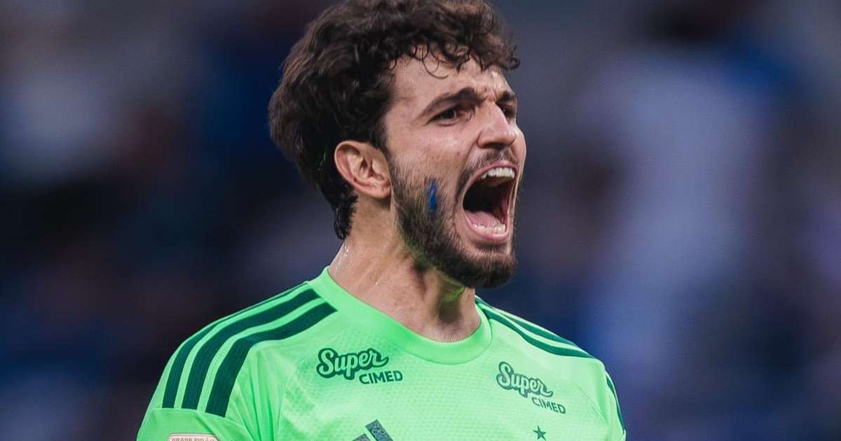 Otávio é eleito goleiro do mês no Brasileirão e torcedores reagem: 'Único que salva'
