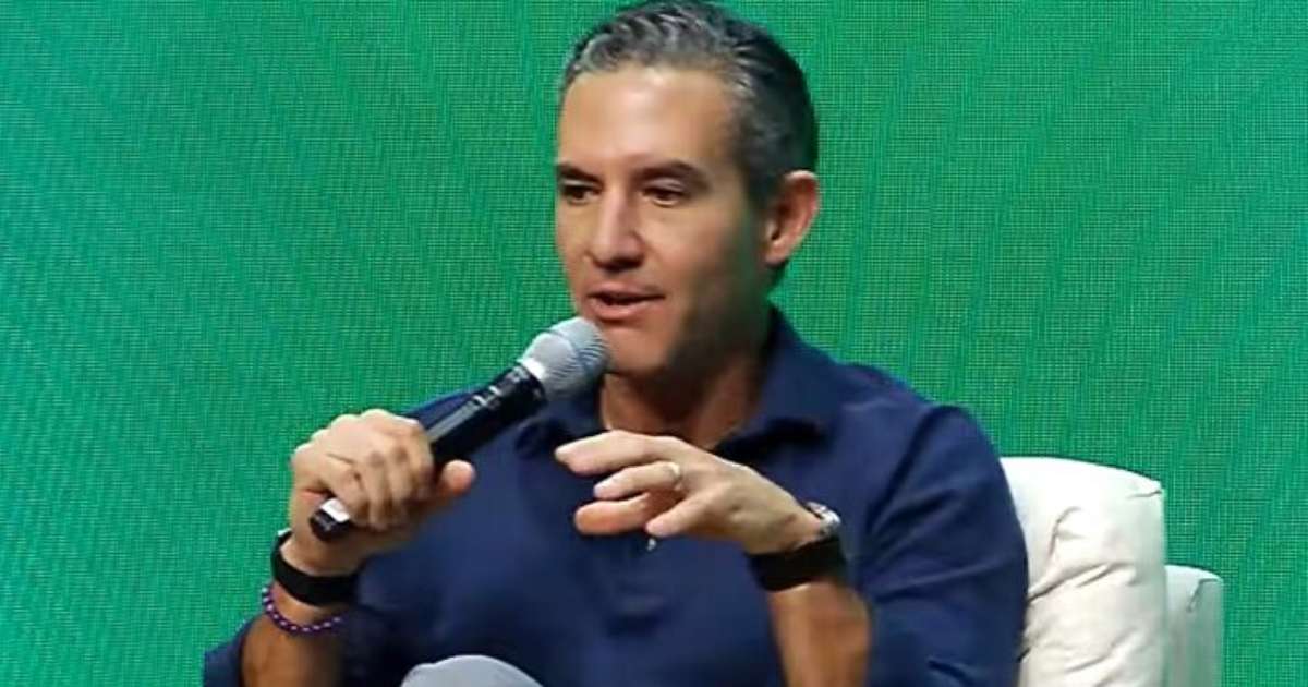 IA não vai roubar seu emprego, mas quem a domina pode — o recado técnico de David Vélez