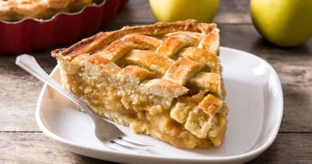 Torta de maçã simples e rápida: massa macia e cobertura douradinha