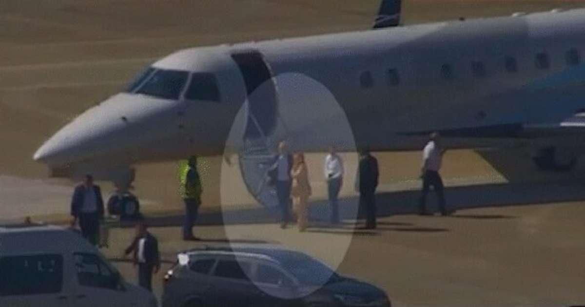 Vídeo mostra Moraes e esposa descendo de jatinho de Vorcaro, diz jornal