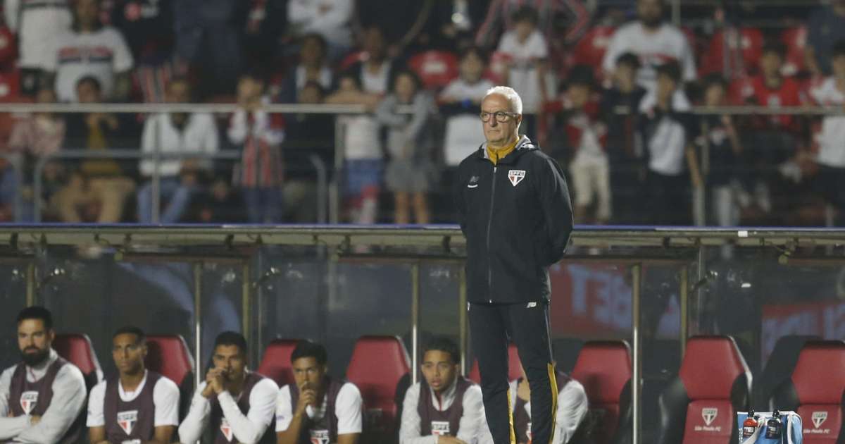 Após eliminação para o Boca e vitória sobre o Internacional, Dorival Júnior fala sobre a torcida do São Paulo: "Tenho um carinho muito grande pelo torcedor e só estou aqui por caus
