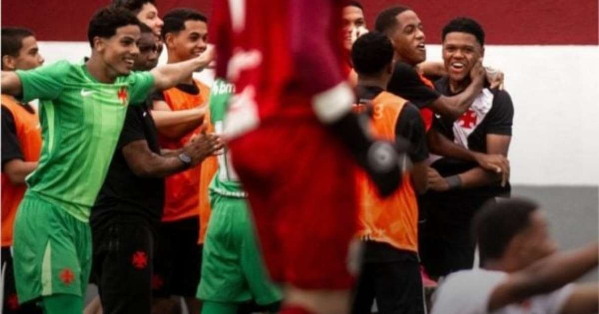 Vasco atropela o Santos pelo Campeonato Brasileiro Sub-17
