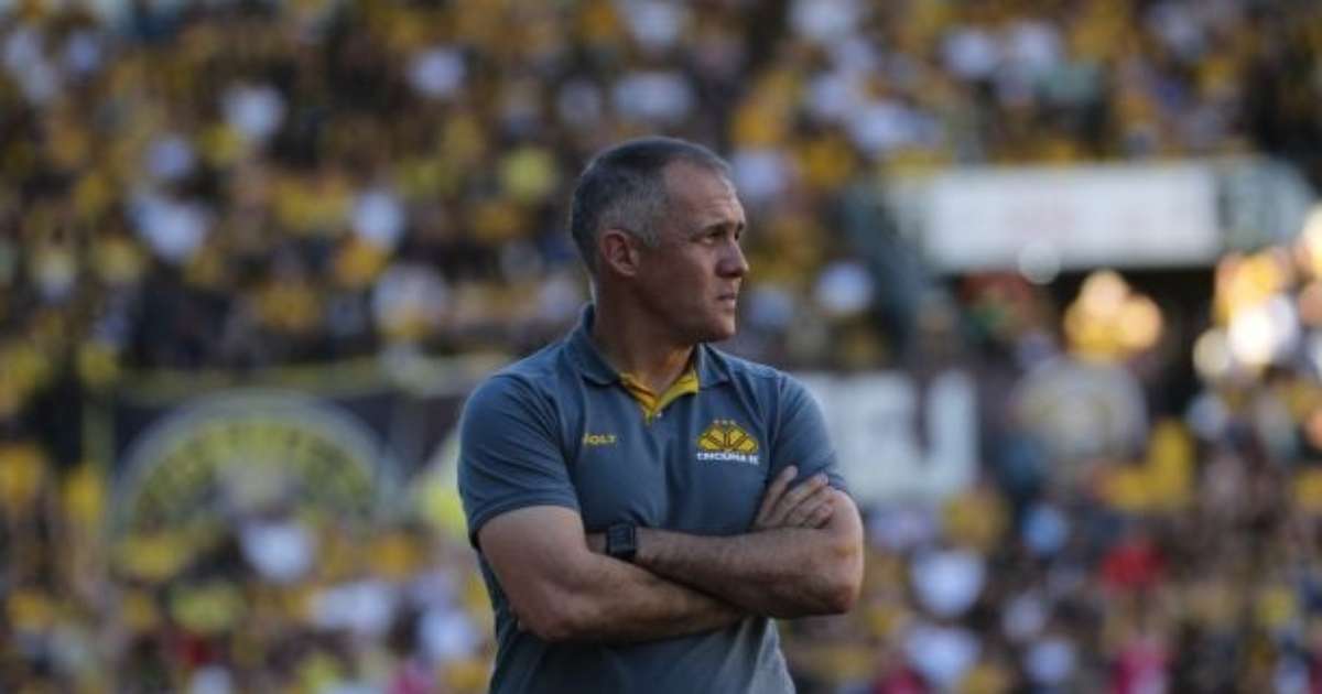 Internacional negocia com Eduardo Baptista, técnico do Criciúma