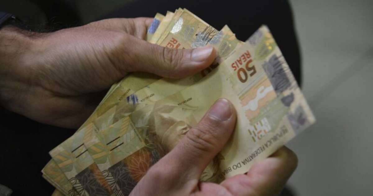 Polícia Civil investiga origem de mais de R$ 9 mil arremessados em sacola dentro de bar em Panambi