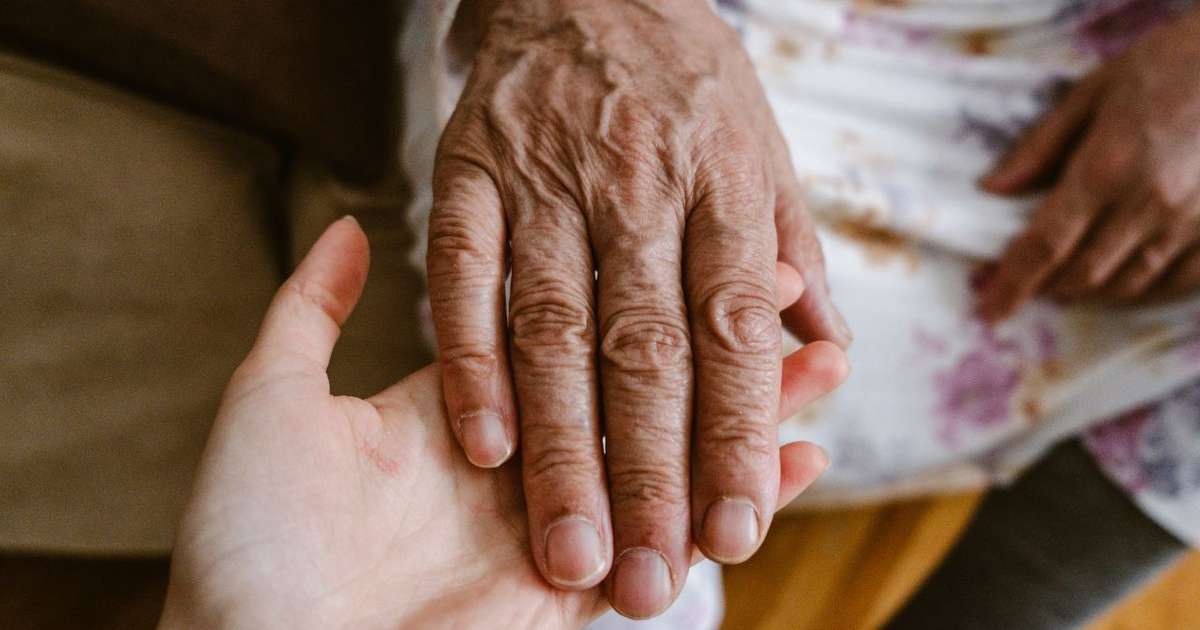 Estudo mostra a partir de que idade começa a velhice; saiba os sinais