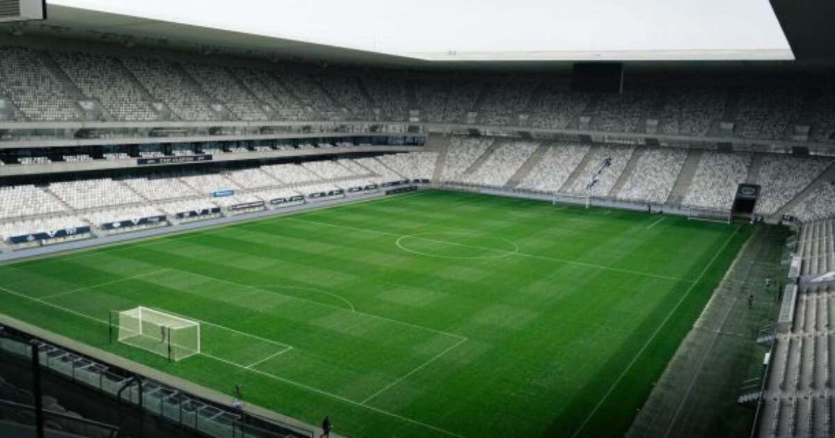 Tradicional clube europeu é comprado por 1 euro e escapa da falência