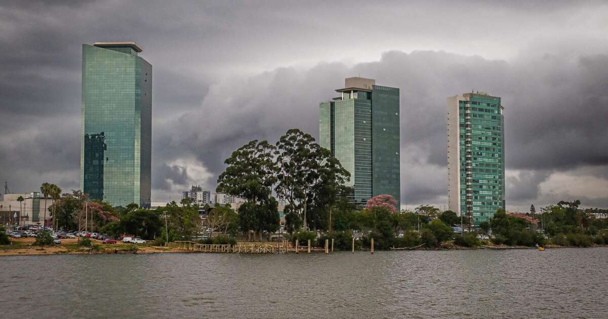 RS tem dois alertas de tempestades e ventos fortes para este final de semana
