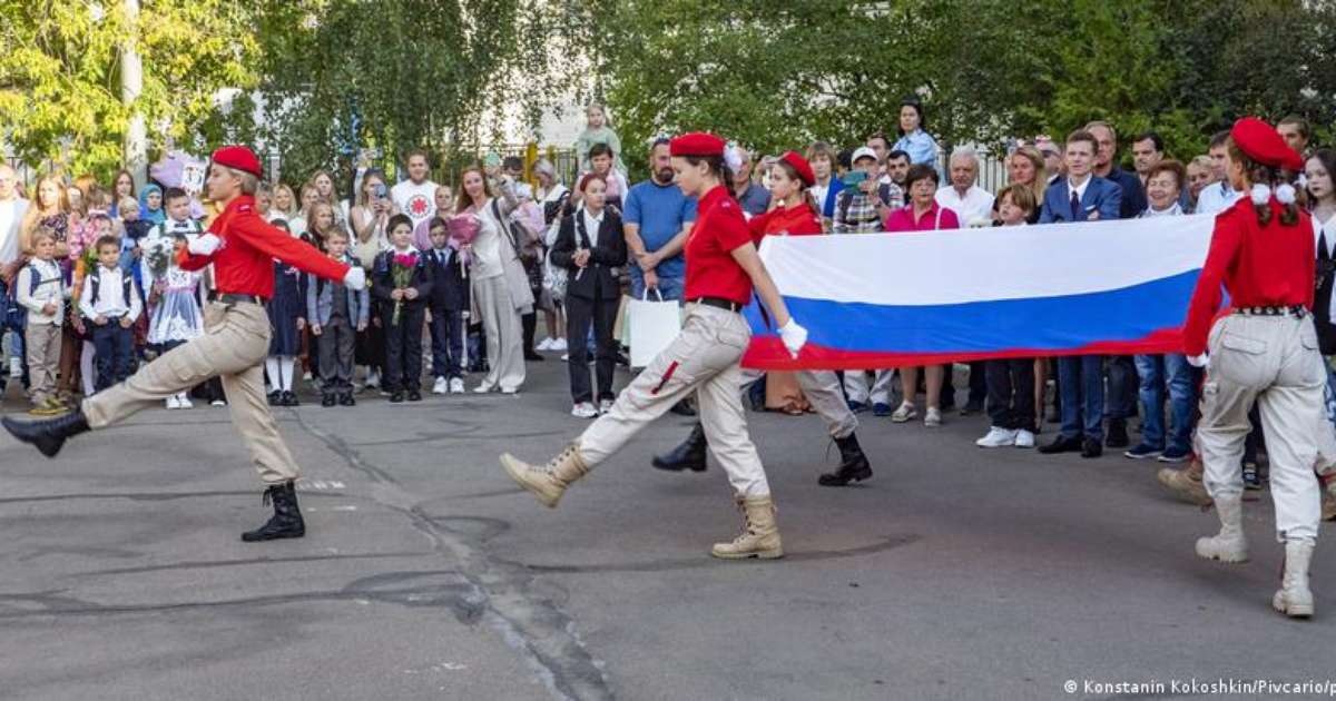 Propaganda em escolas prepara estudantes russos a morrer pela pátria