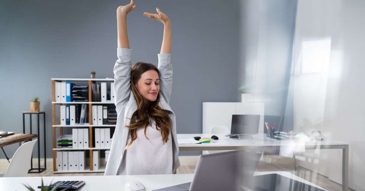 5 exercícios simples para quem passa o dia inteiro sentado