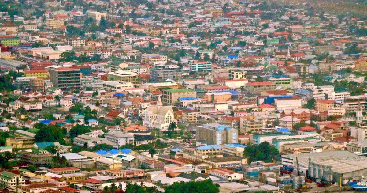 Era um dos países mais pobres da América do Sul, mas mudou com a guerra no Irã: está se enchendo de Ferraris e Lamborghinis