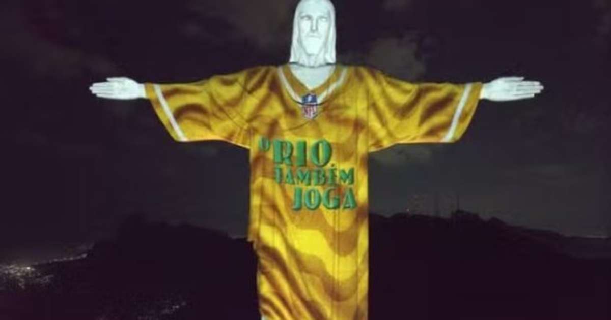 Cristo Redentor entra no clima do Maracanã e ganha projeção da NFL