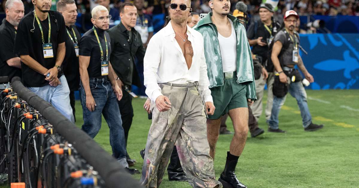 Pedro Sampaio e Ricky Martin transformam NFL no Maracanã em espetáculo