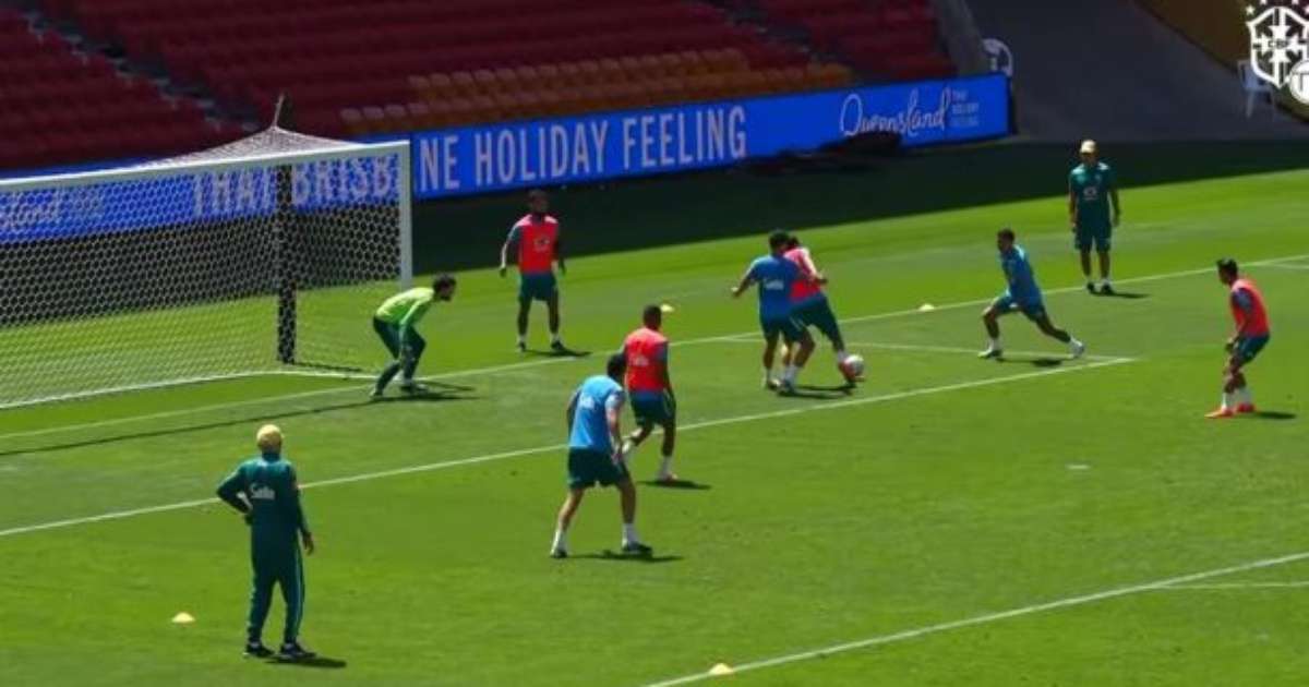 Seleção faz treino aberto antes de viagem para Índia