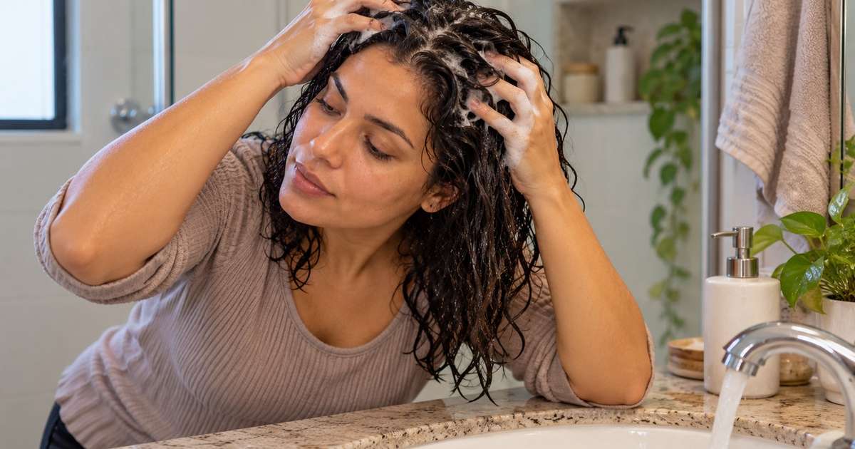 Como hidratar o cabelo e manter um visual de salão todos os dias: técnicas práticas e um erro comum