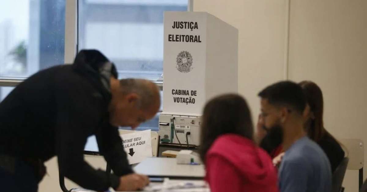 Crianças na cabine de votação? Veja a regra do TSE que os pais precisam saber antes de votar