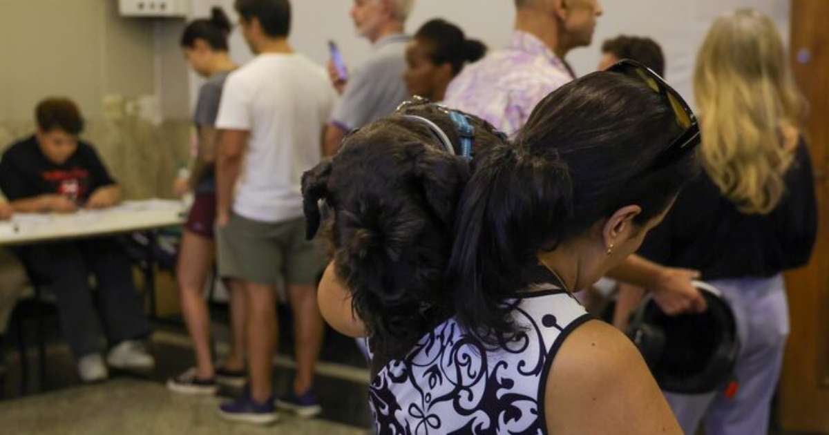 Que horas encerra a votação? Quem está na fila ainda pode votar? Veja os horários das eleições