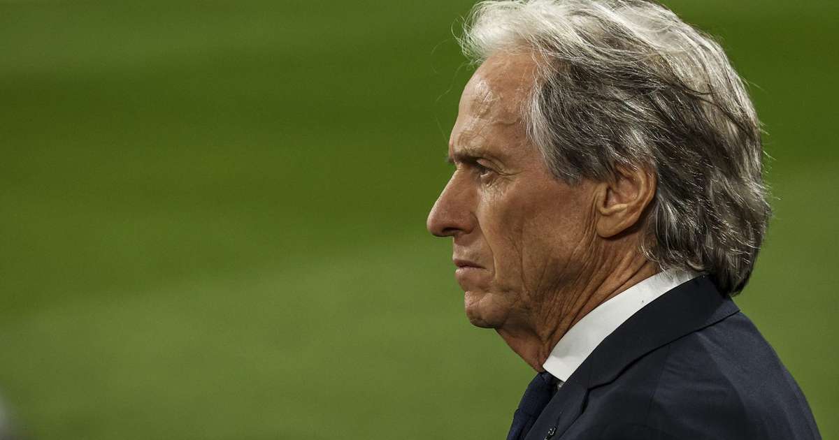 Jorge Jesus enfrenta torcida portuguesa em meio à crise com Cristiano Ronaldo