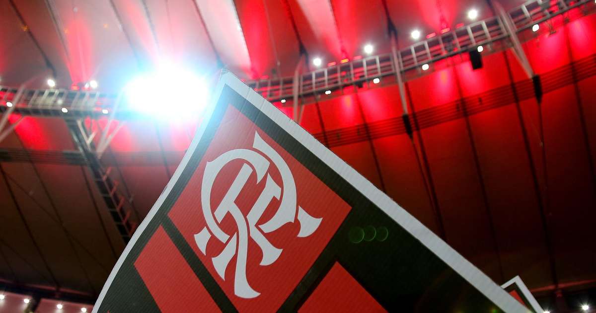 Flamengo não bate meta de vendas e discute aproveitamento da base