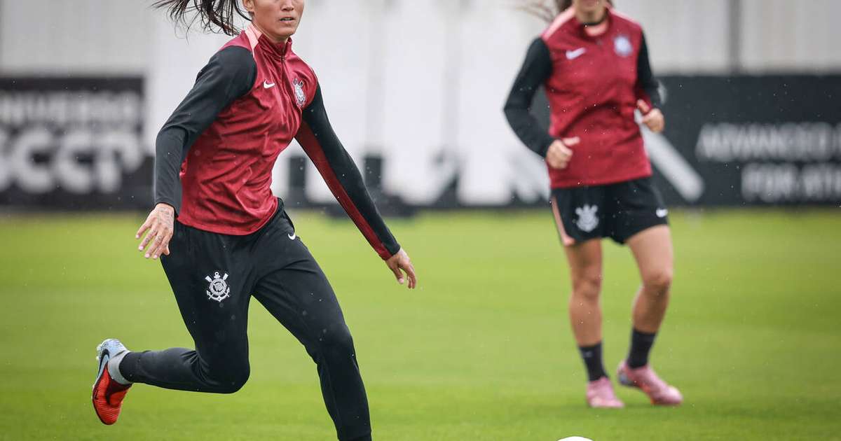 Corinthians quita imagem de elenco feminino e busca pagar premiação