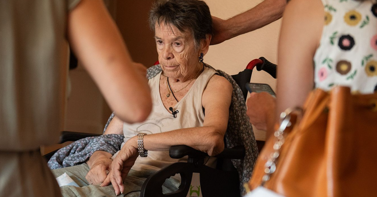 Morre aos 87 anos idosa que foi despejada de casa e provocou onda de protestos na Espanha