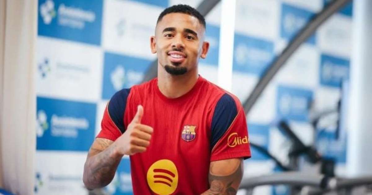 Gabriel Jesus repete bom início no Barcelona e mira marca inédita
