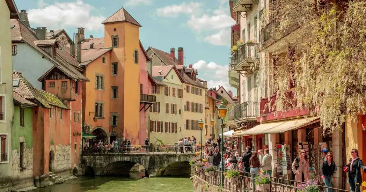9 vilarejos medievais para conhecer na sua viagem pela França
