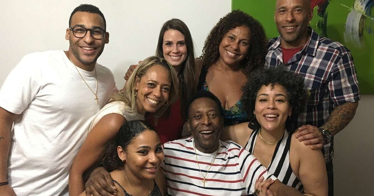 Herdeiros de Pelé não receberam nada quase 3 anos após a morte dele e imóveis estão à venda para pagar dívidas
