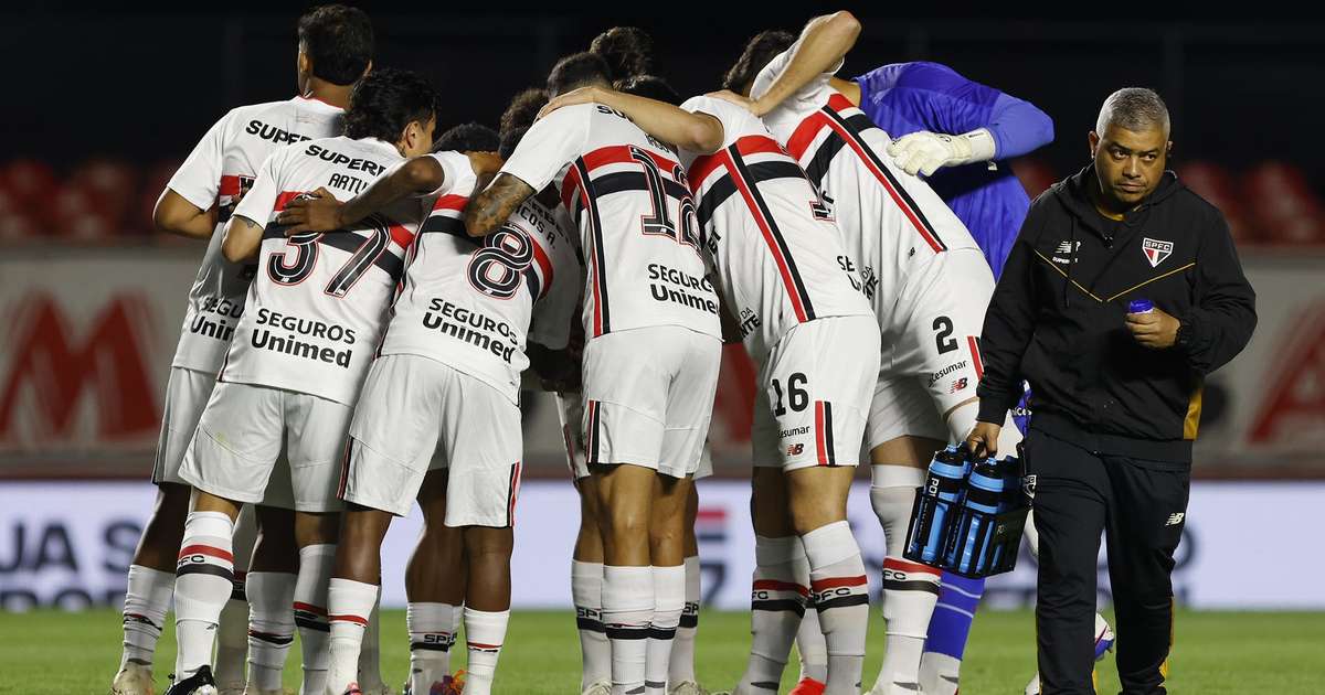 São Paulo x Vitória: onde assistir, prováveis escalações e arbitragem