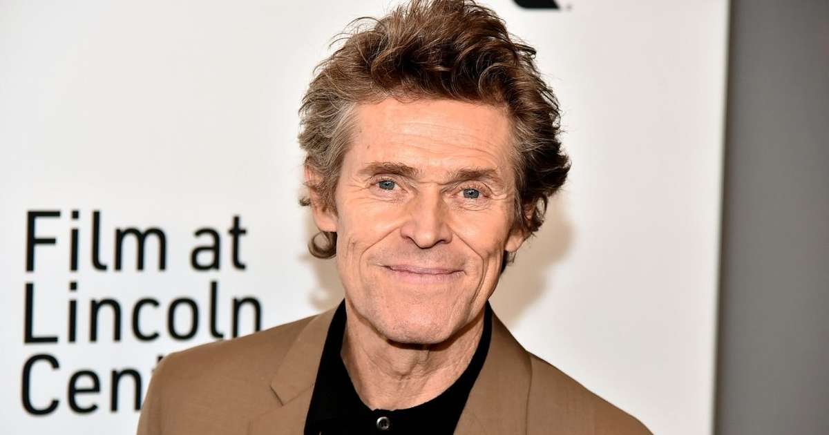 Willem Dafoe revela seu lado mais simples: 'Nunca sou tão feliz quanto lavando louça e limpando esterco'