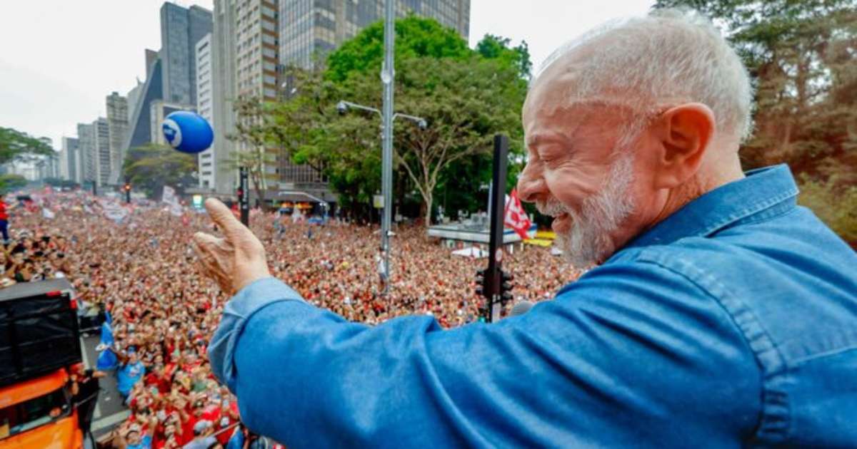 Em ato na Paulista, Lula faz aceno a jovens e promete revolução tecnológica