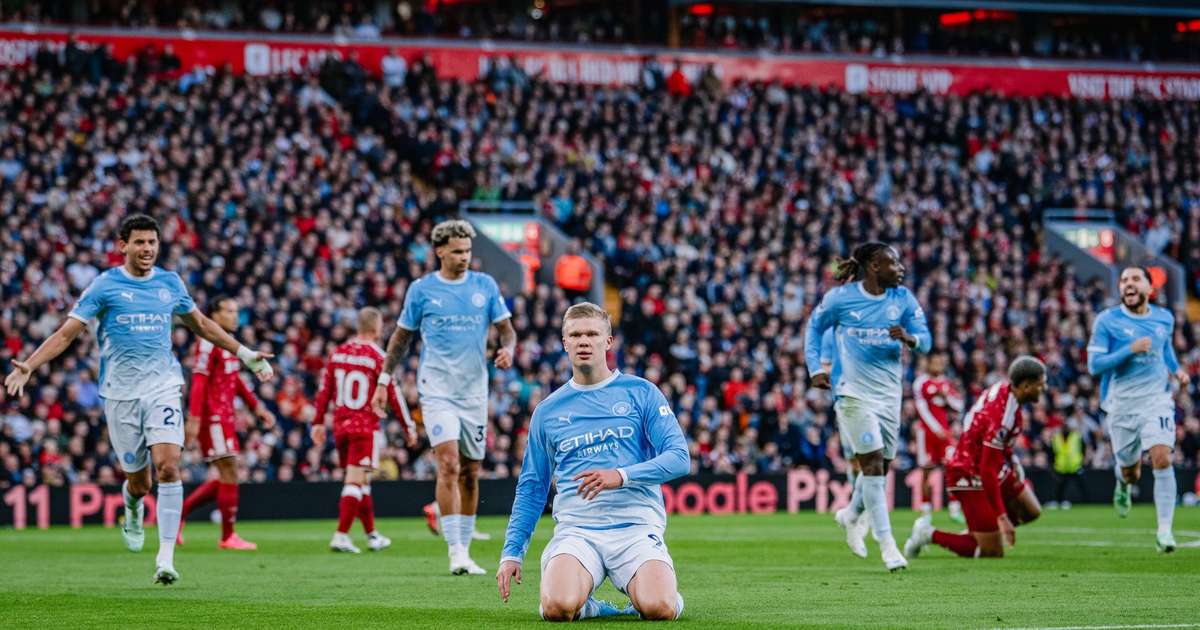 Com golaço de Doku, Manchester City atropela Liverpool em Anfield
