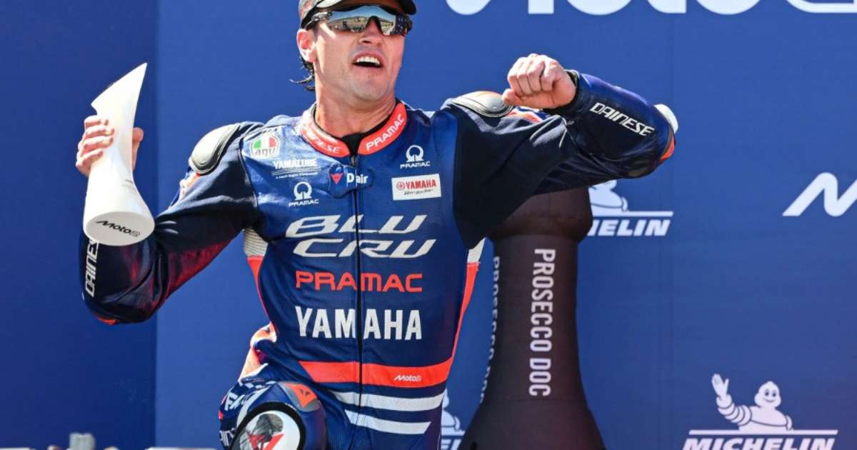 MotoGP: Izan Guevara vence GP da Indonésia após abandono de Alex Escrig