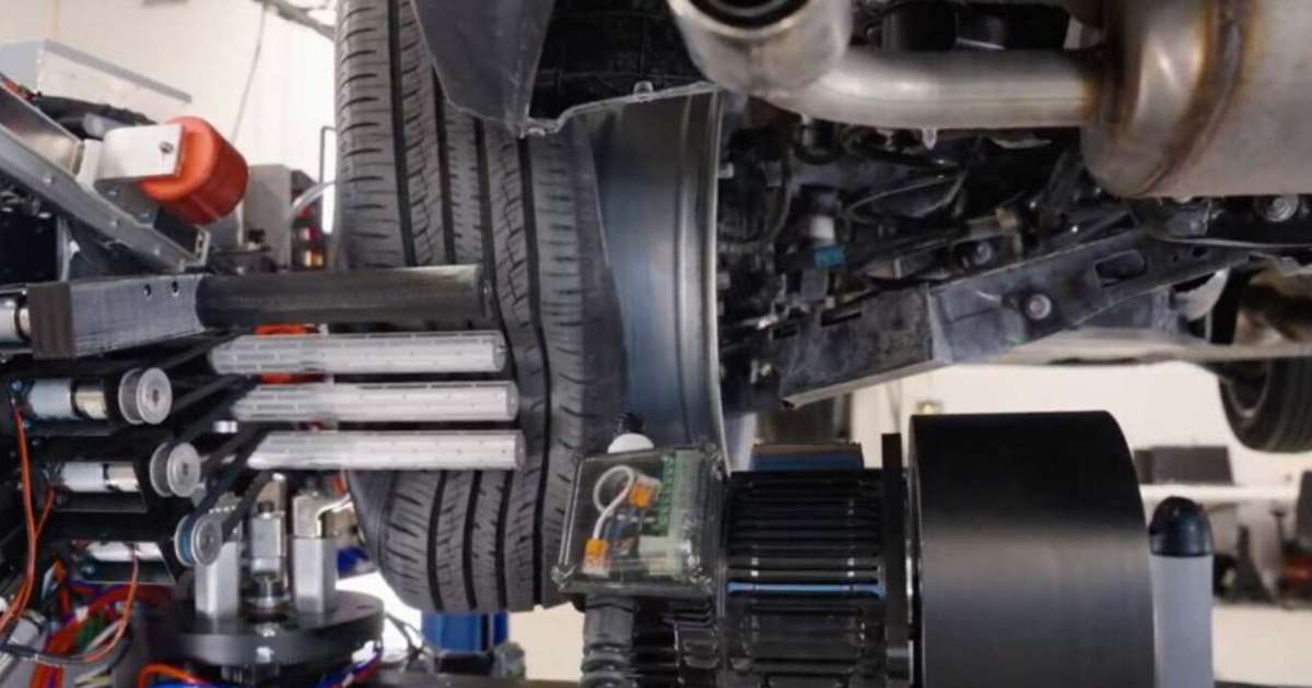 Robô troca pneus com inteligência artificial e revoluciona oficinas