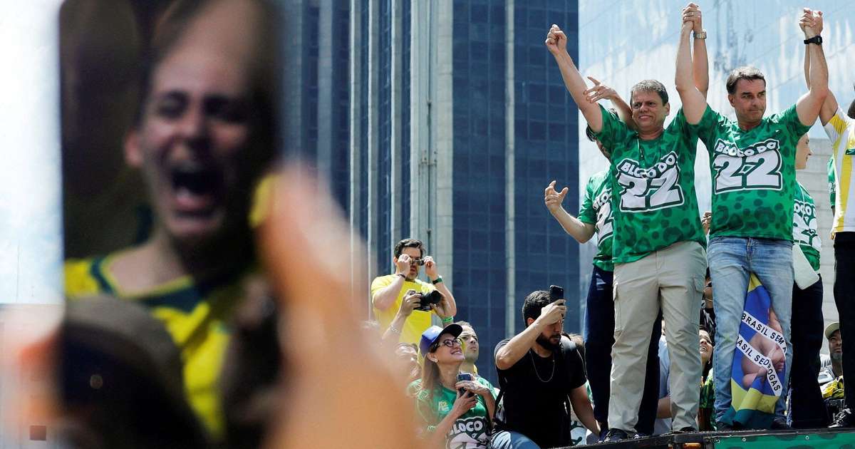 Mesmo com 'Exército' de Janones, esquerda não se equipara à força digital do bolsonarismo, diz Marcos Nobre
