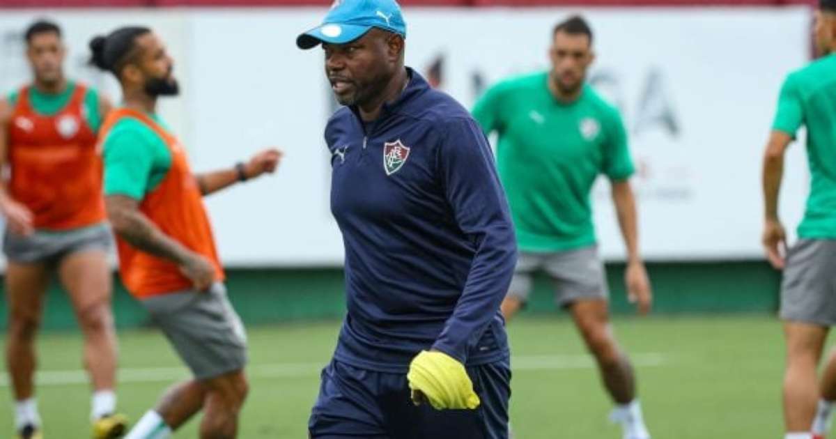 Marcão mantém Savarino como titular, mas tem dúvidas no Fluminense