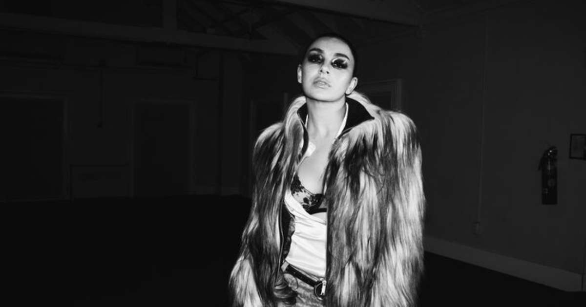 Charli XCX entra para elenco do filme de Martin Scorsese com Leonardo DiCaprio e Jennifer Lawrence