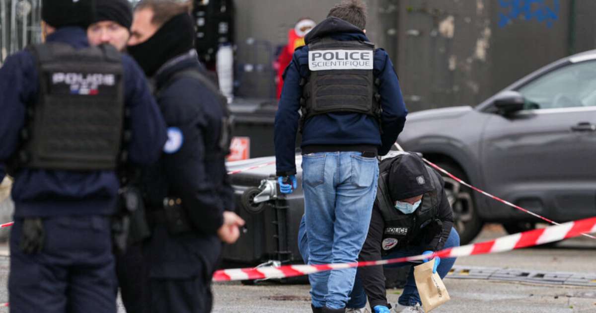 Ataque a tiros na região de Paris deixa um morto; Justiça abre investigação por terrorismo