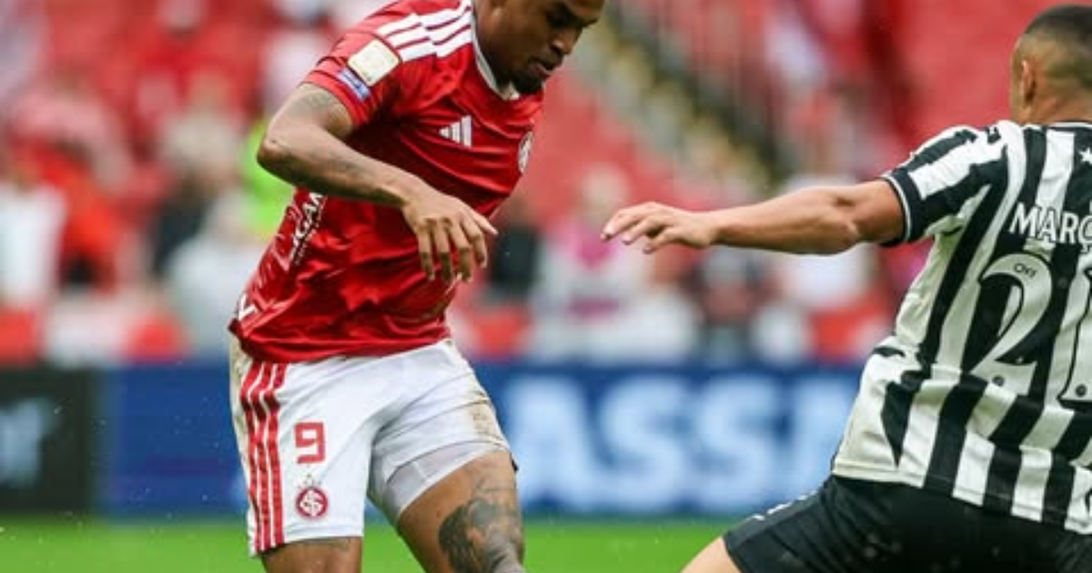 Internacional vence o Botafogo e deixa o Z4 do Brasileirão