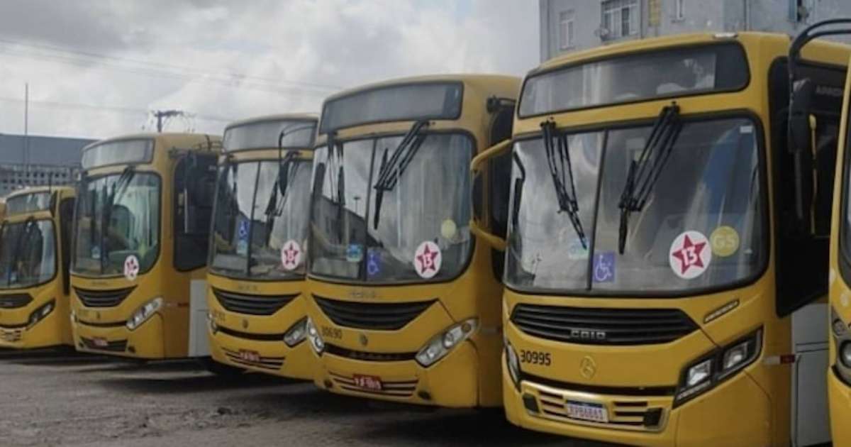 Prefeito de Salvador nega erros e acusa sindicalistas de terem colado adesivos do PT em ônibus