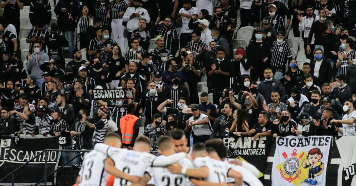 Maicon nears transfer from Corinthians futsal to field club Azuriz