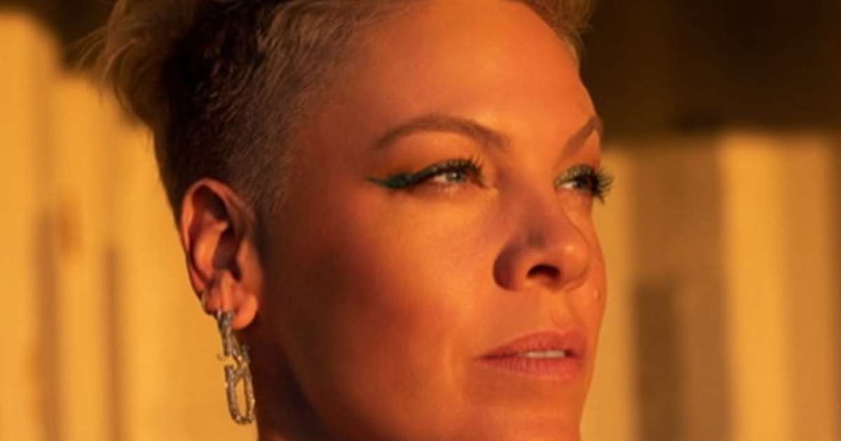 Pink reage após foto sem maquiagem viralizar e dispara: "Eu estou maravilhosa"