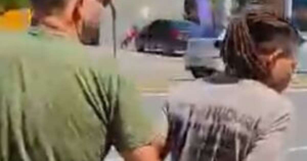 Homem é preso suspeito de importunação sexual contra passageira dentro de ônibus no Recife