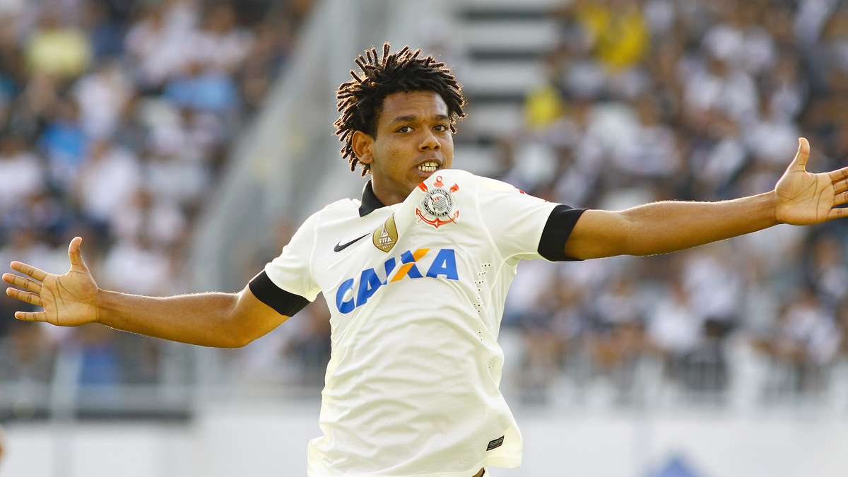 Romarinho faz a festa e canta: 'Palmeiras não tem mundial!' 