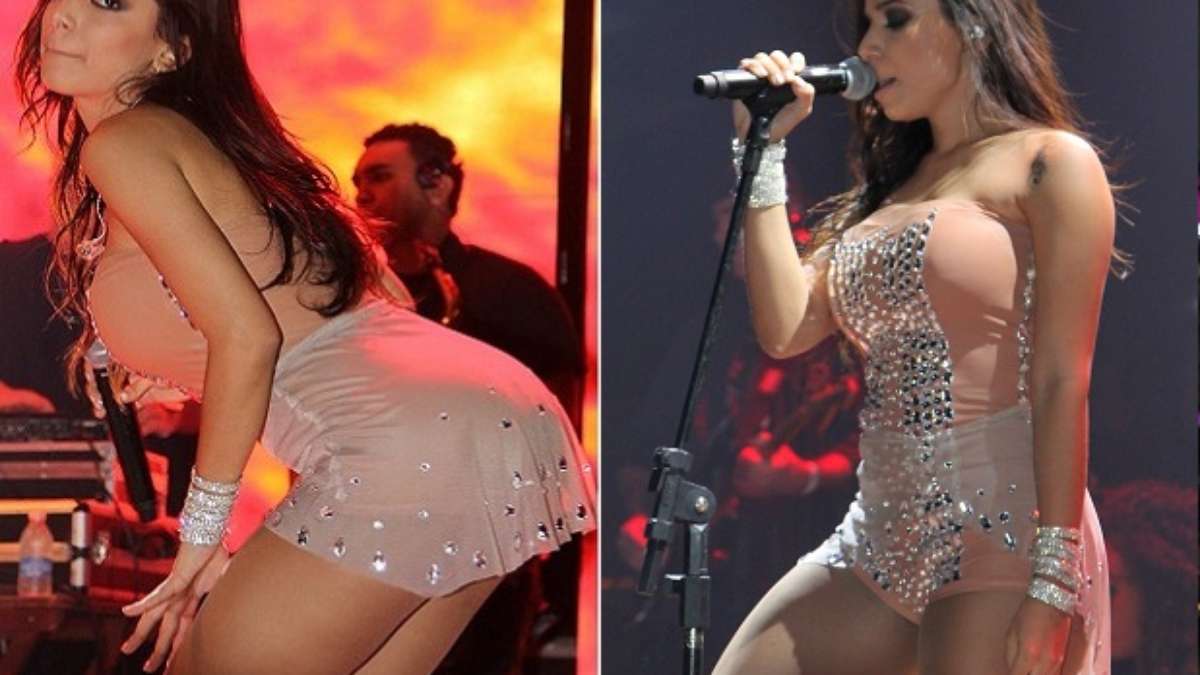 Gostosa com roupa transparente