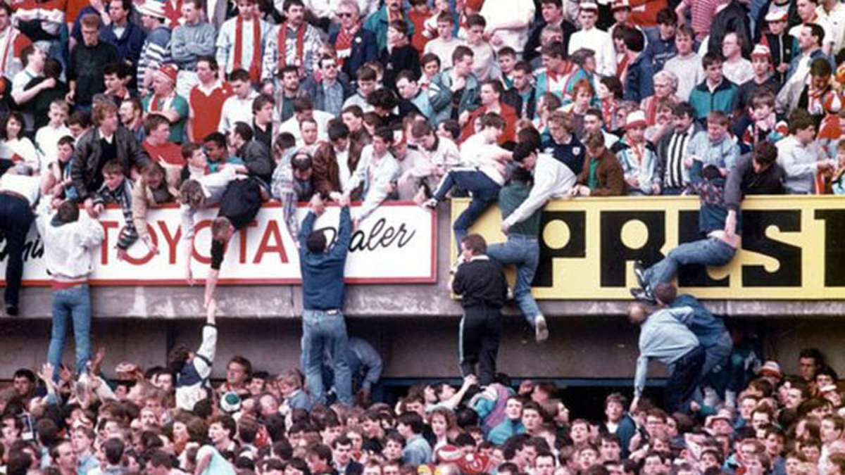 Futebol Nostálgico! on X: Esse tal de London FC era muito forte 😅  Nostálgico!  / X