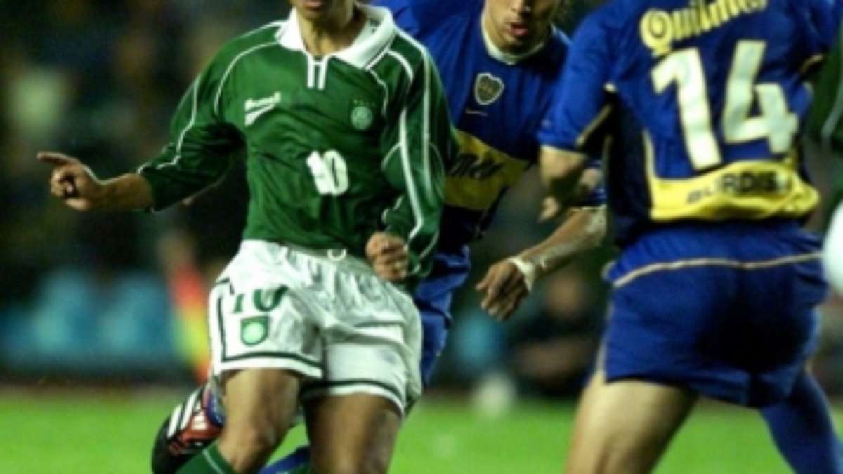 Último Palmeiras x Boca teve show de Riquelme e chute em auxiliar - Placar  - O futebol sem barreiras para você