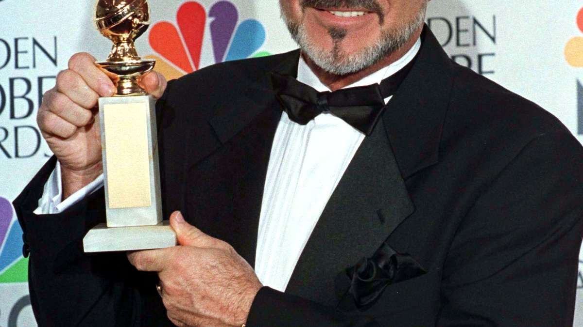 Ator americano Burt Reynolds morre de parada cardíaca aos 82 anos