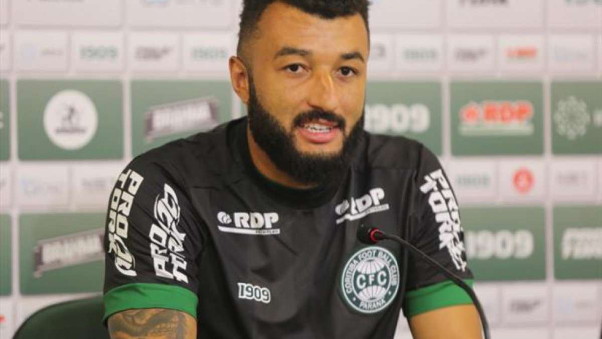 Corinthians quer Arthur Gomes (Sporting) e estará disposto a incluir quatro  jogadores no negócio